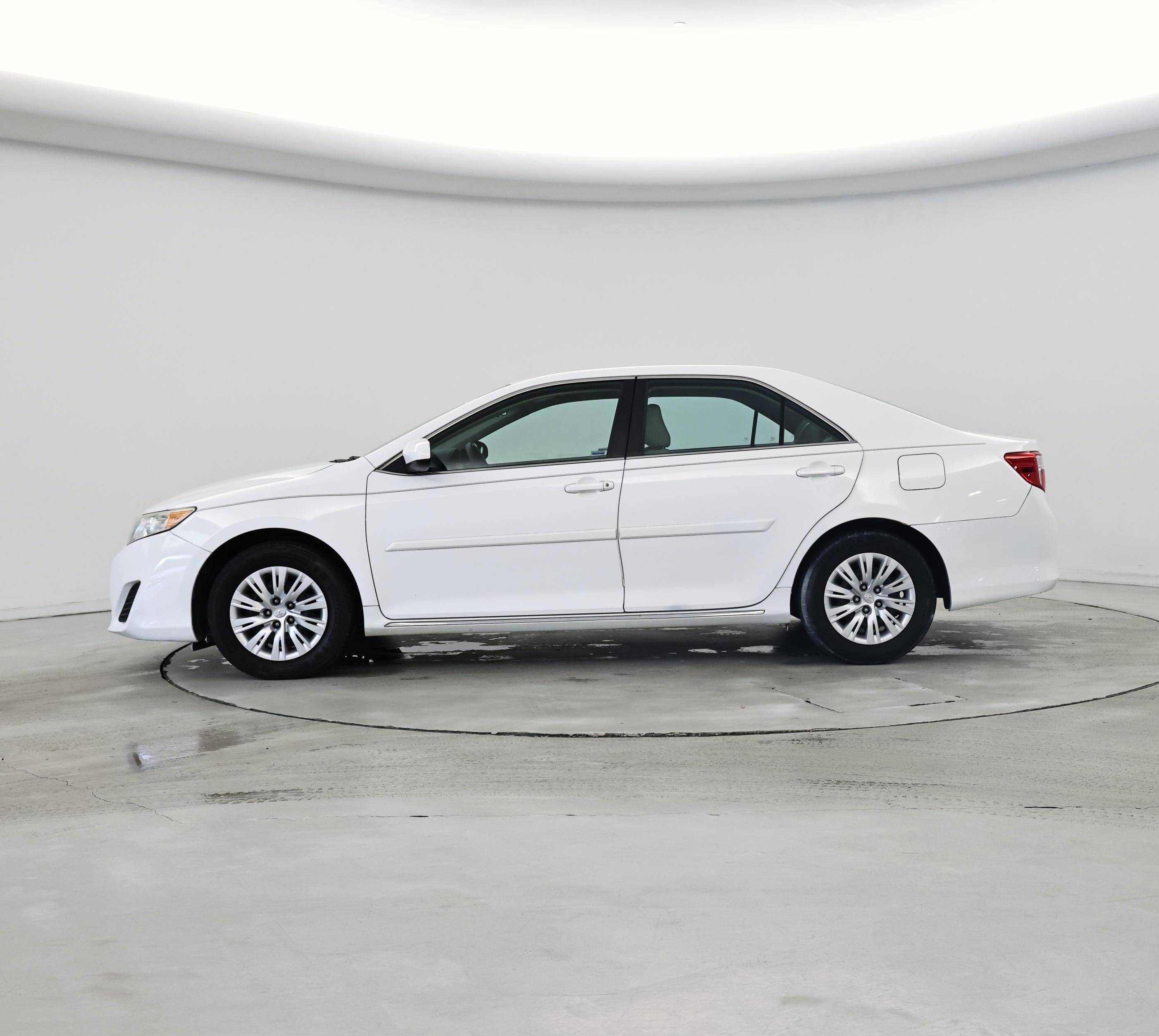 Thumbnail: 2014 Toyota Camry - 3