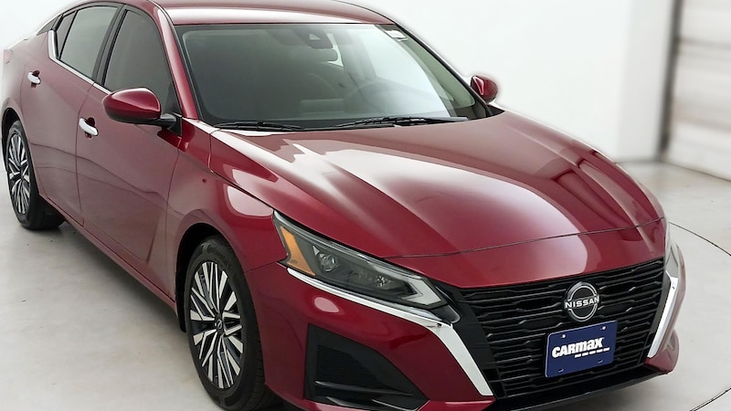 2023 Nissan Altima SV Hero Image