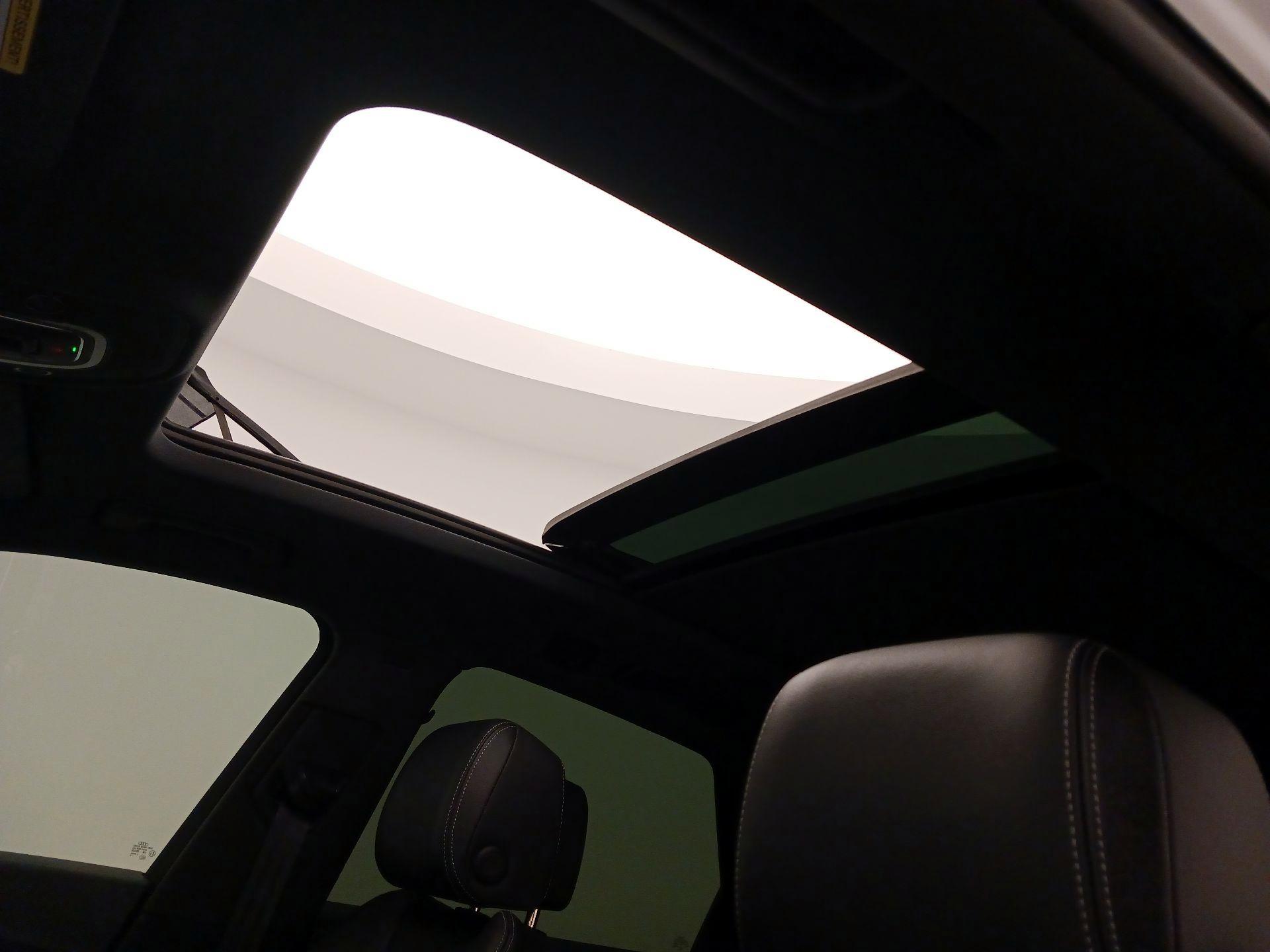 Thumbnail: 2022 Audi SQ5 - 20