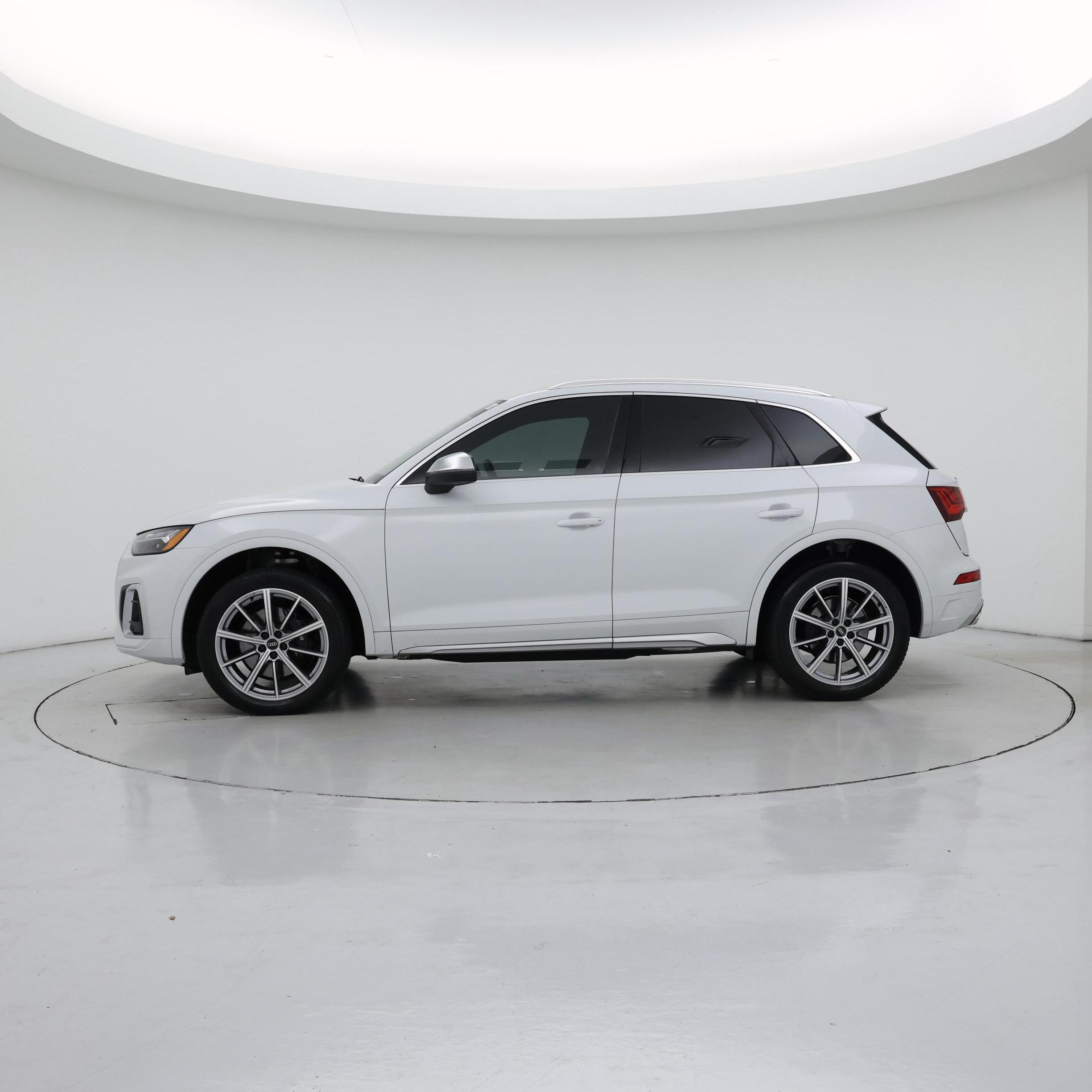 Thumbnail: 2022 Audi SQ5 - 3