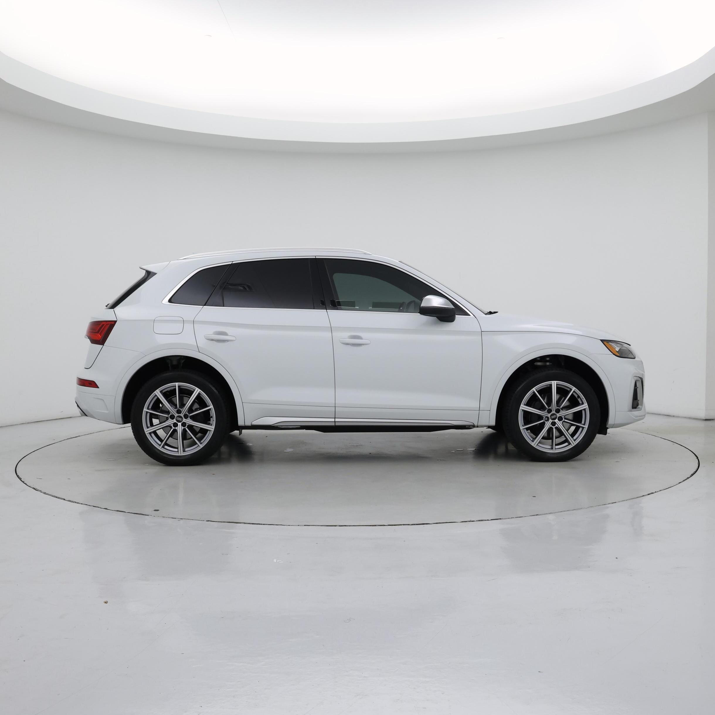 Thumbnail: 2022 Audi SQ5 - 7