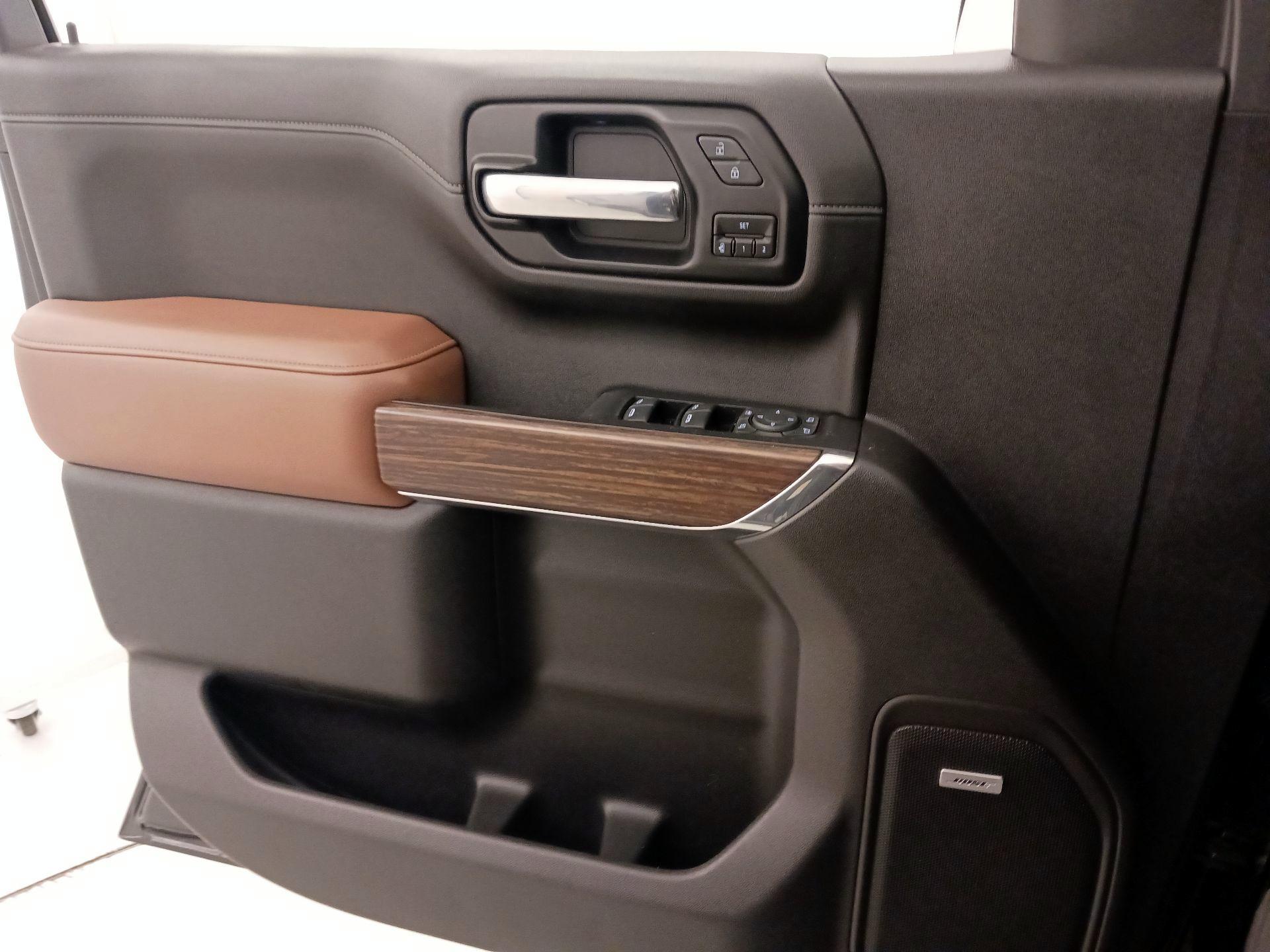 Thumbnail: 2020 Chevrolet Silverado 1500 - 12