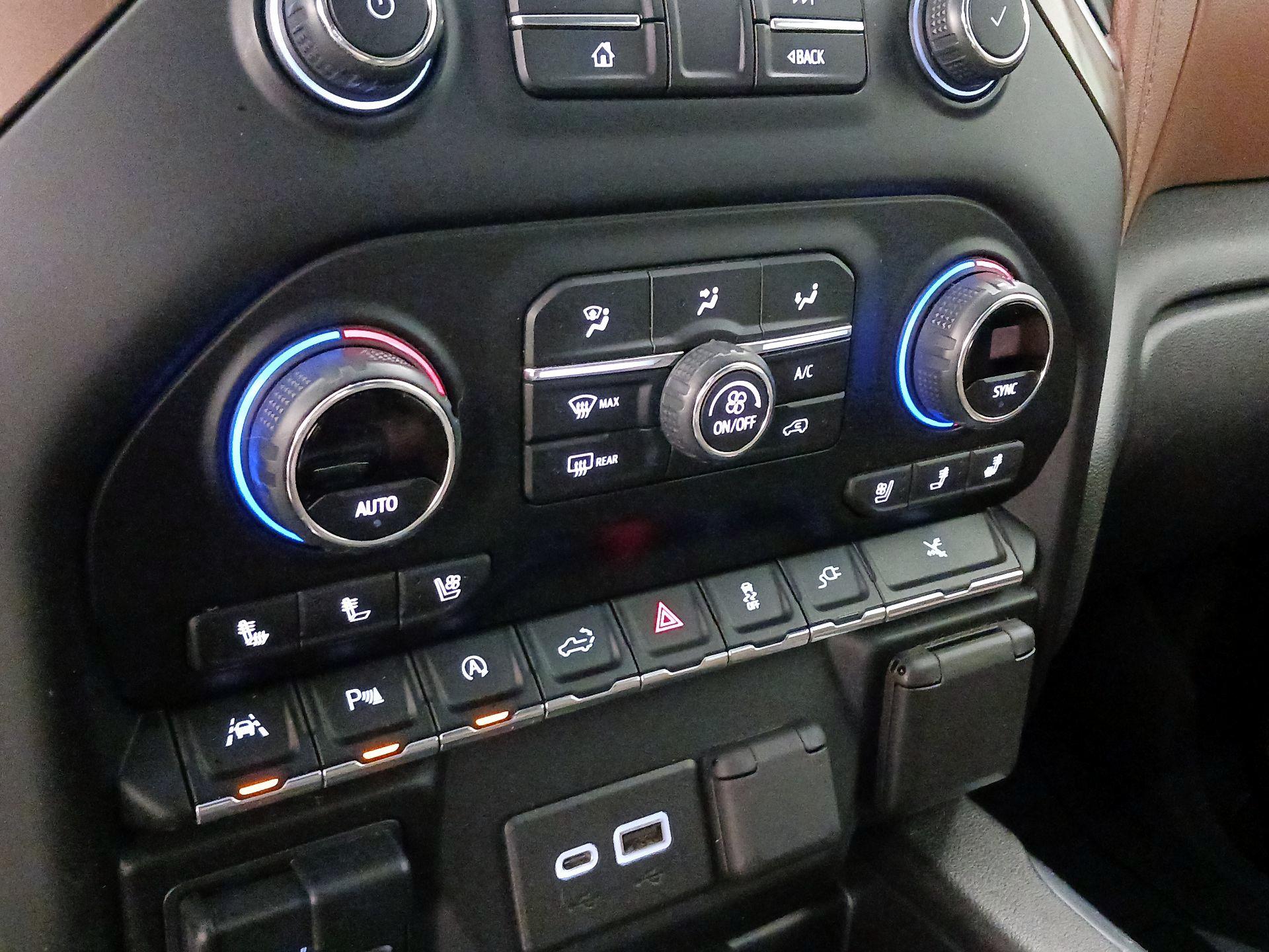 Thumbnail: 2020 Chevrolet Silverado 1500 - 17