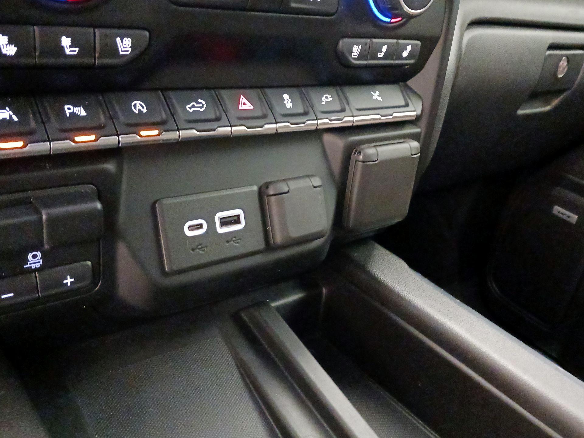 Thumbnail: 2020 Chevrolet Silverado 1500 - 19