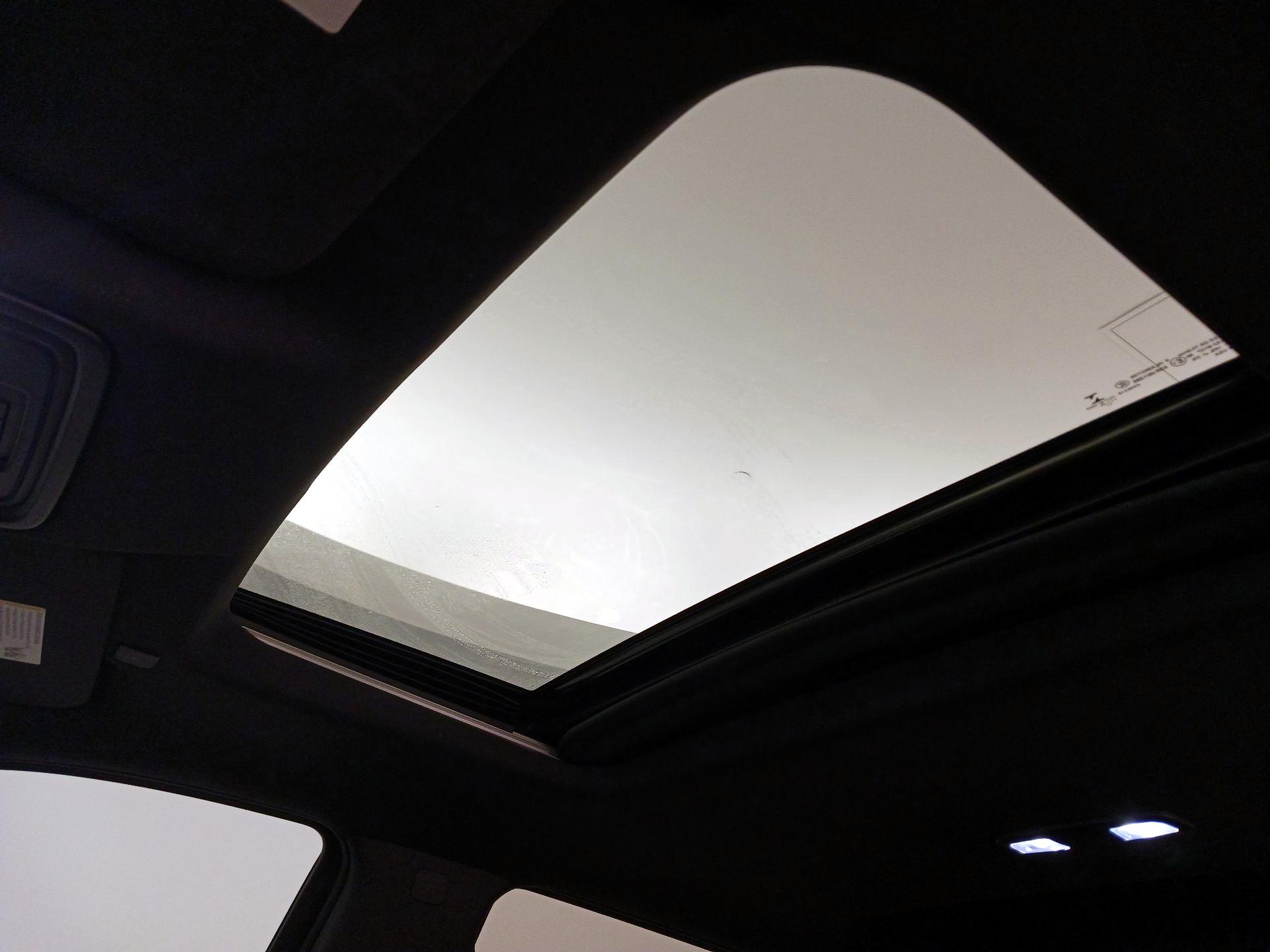 Thumbnail: 2020 Chevrolet Silverado 1500 - 20