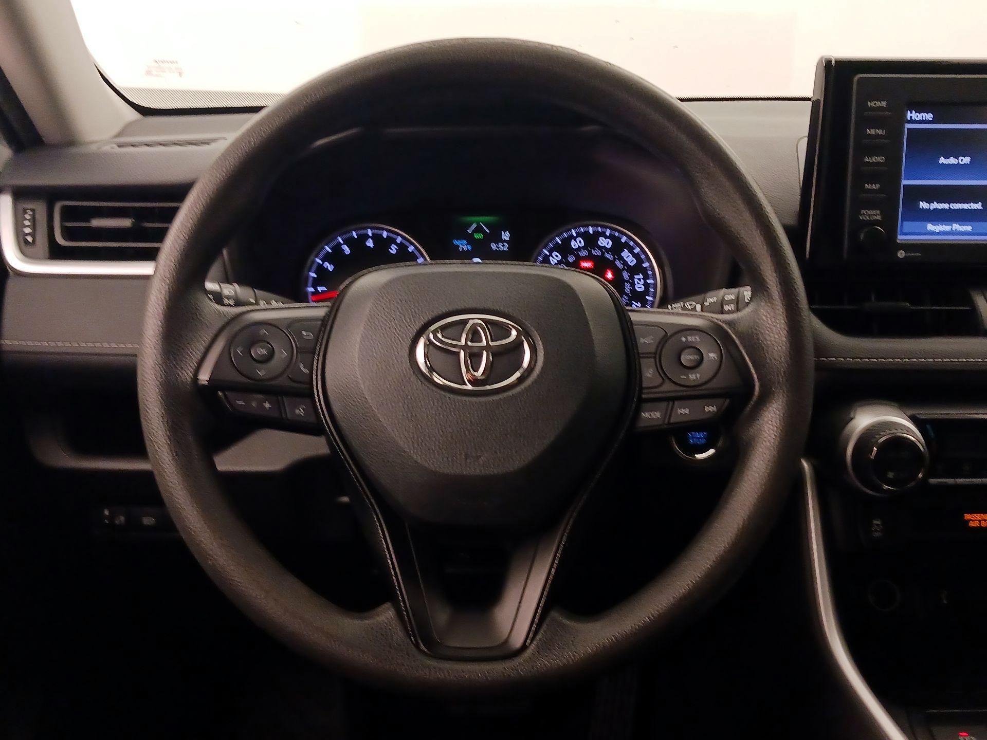 Thumbnail: 2021 Toyota RAV4 - 10