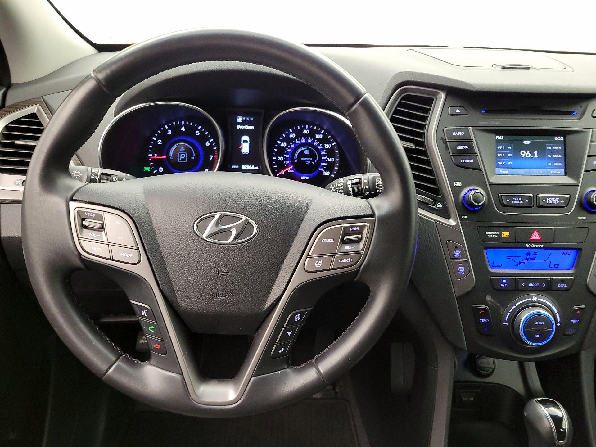 Thumbnail: 2013 Hyundai Santa Fe - 10