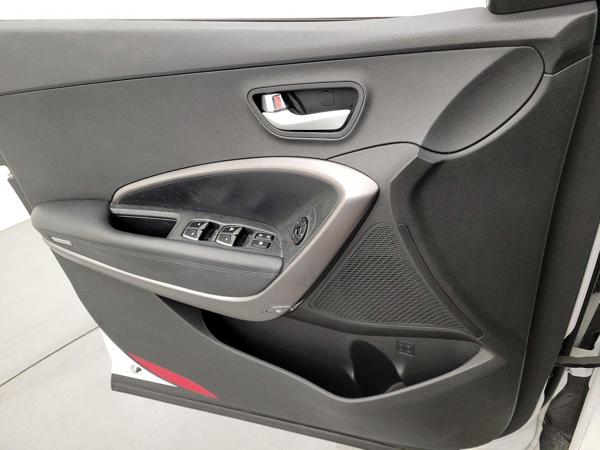 Thumbnail: 2013 Hyundai Santa Fe - 12