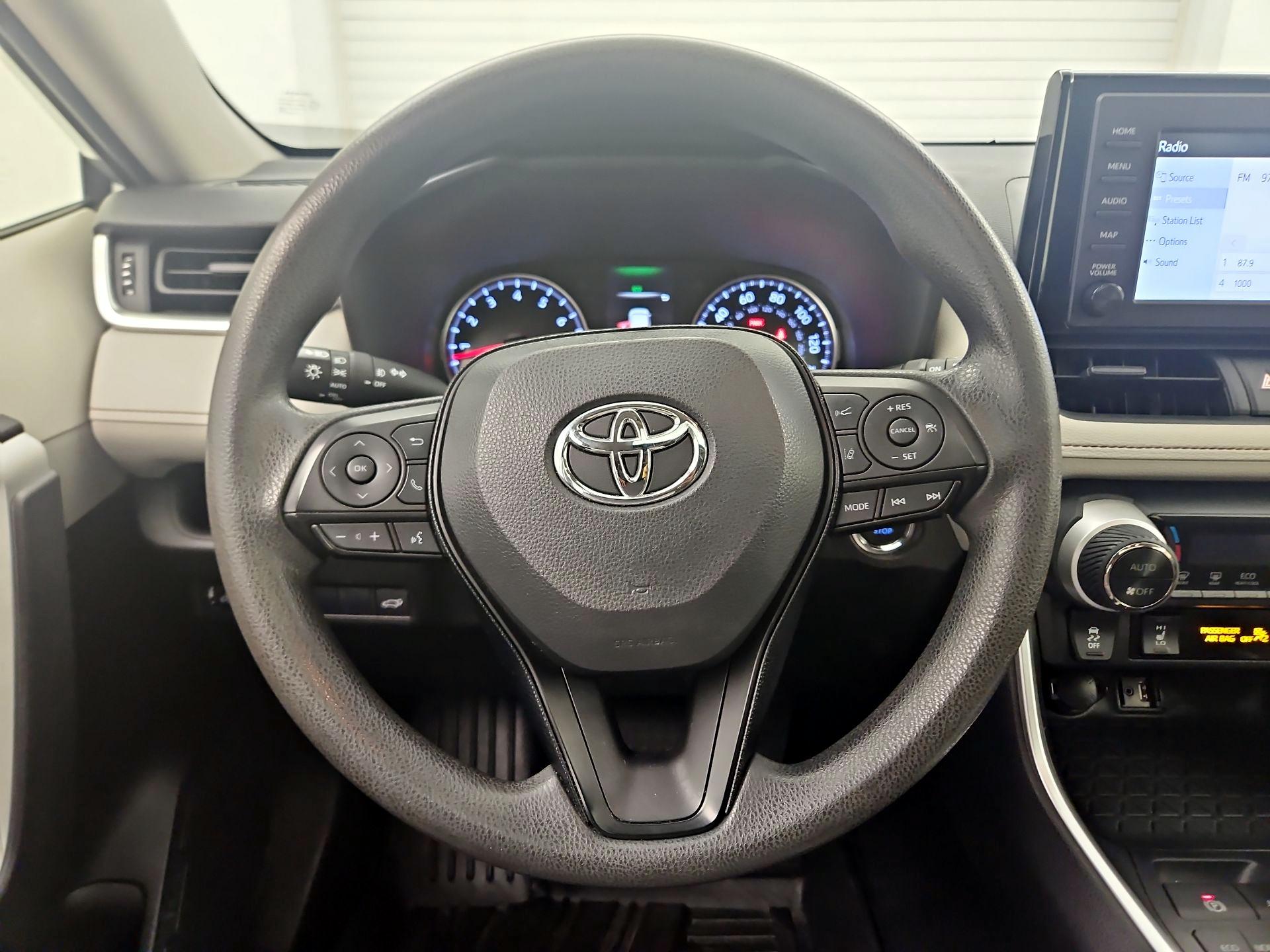 Thumbnail: 2019 Toyota RAV4 - 10