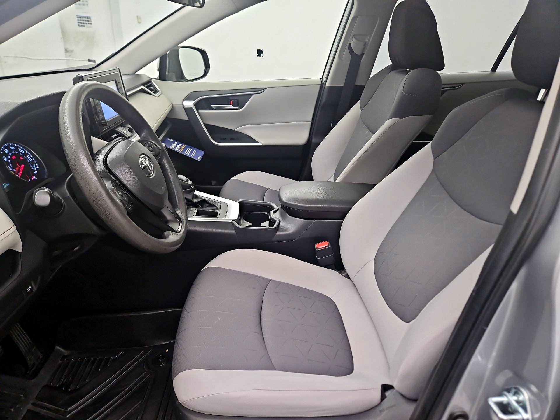 Thumbnail: 2019 Toyota RAV4 - 11