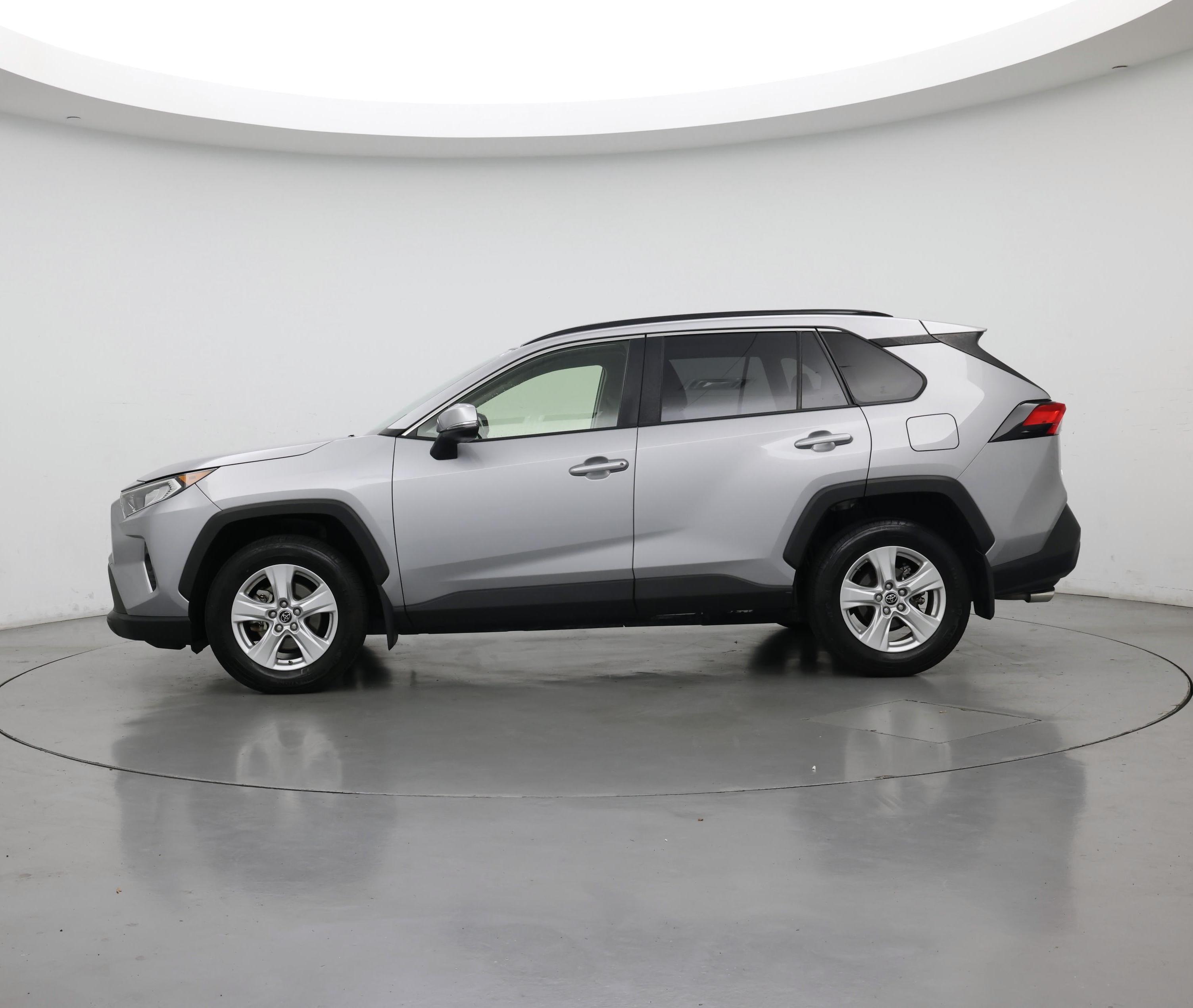 Thumbnail: 2019 Toyota RAV4 - 3