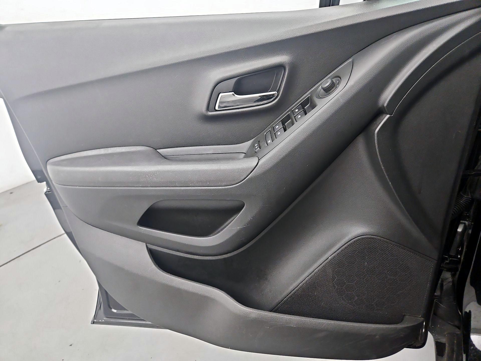 Thumbnail: 2020 Chevrolet Trax - 12