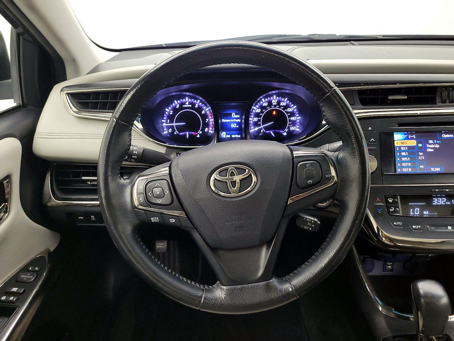 Thumbnail: 2013 Toyota Avalon - 10