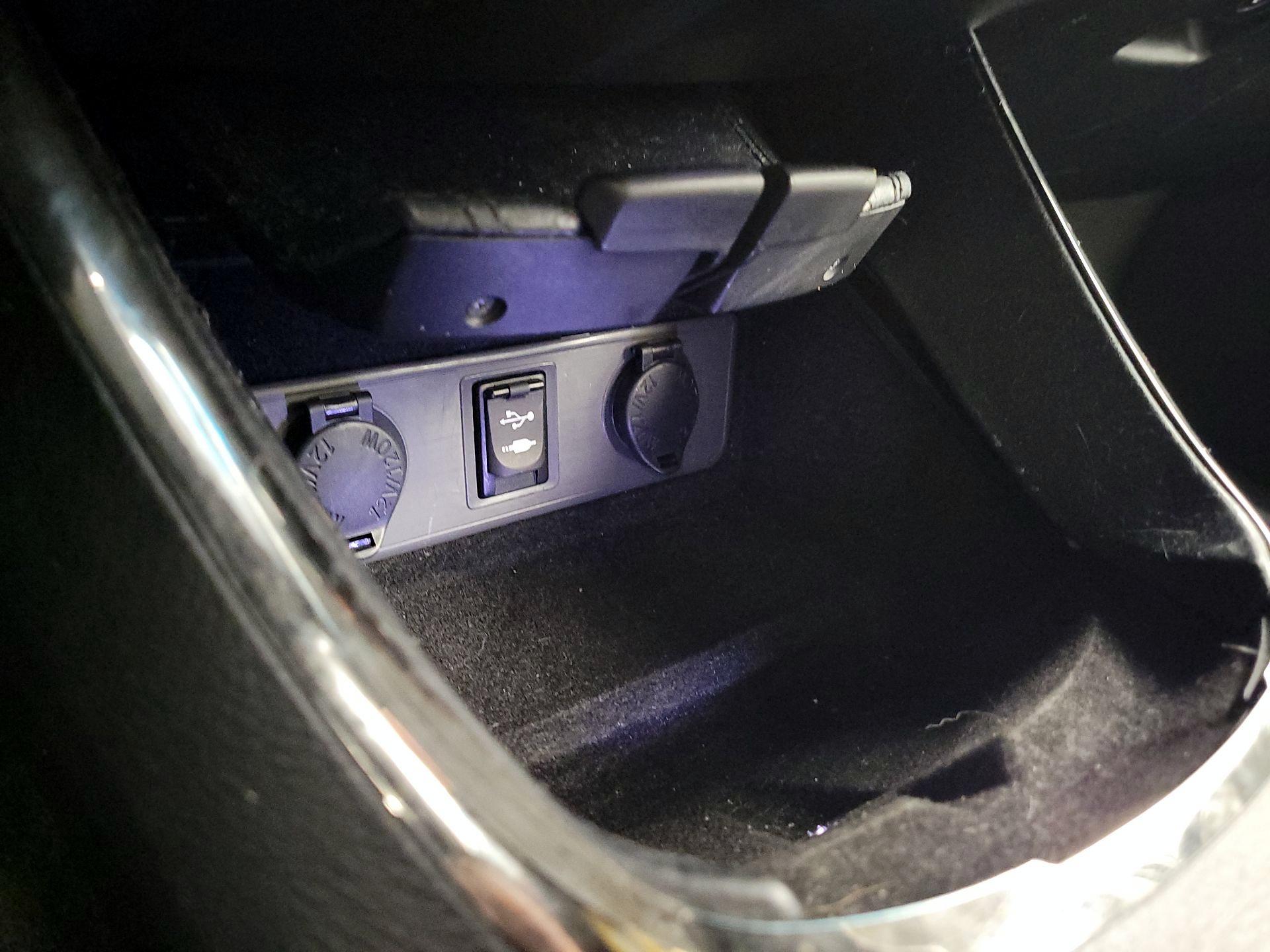 Thumbnail: 2013 Toyota Avalon - 18