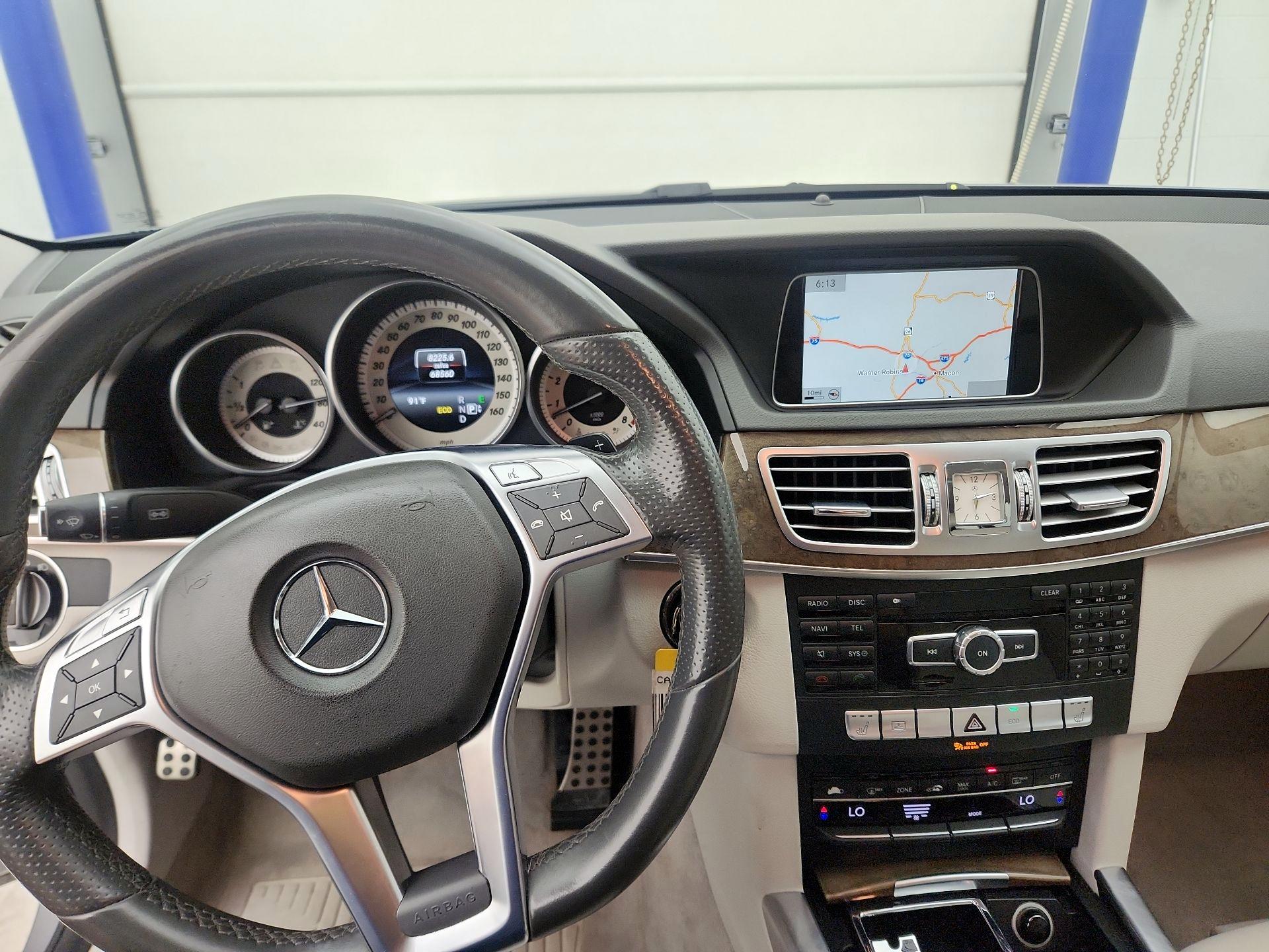 Thumbnail: 2014 Mercedes-Benz E-Class - 9