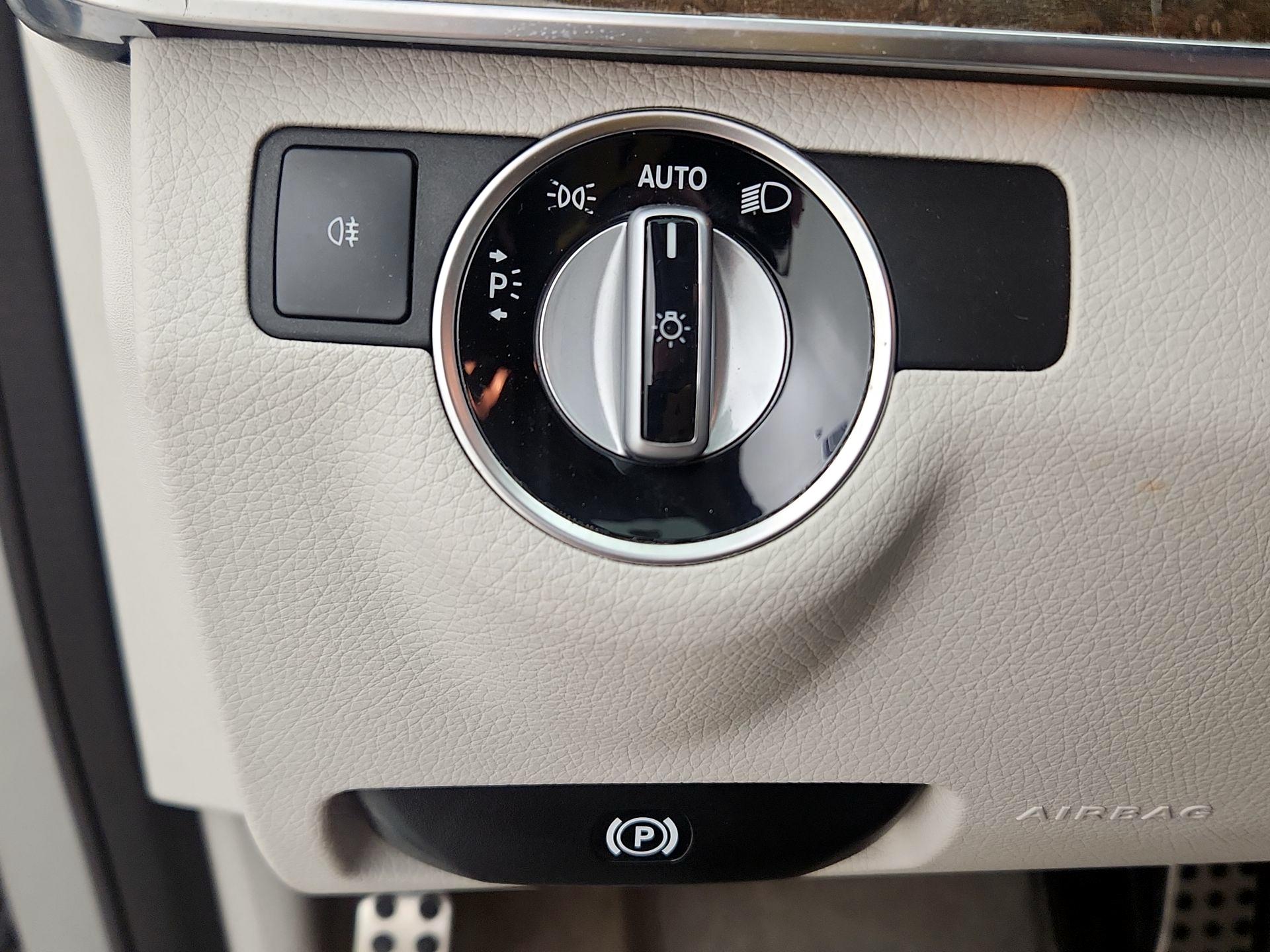 Thumbnail: 2014 Mercedes-Benz E-Class - 13