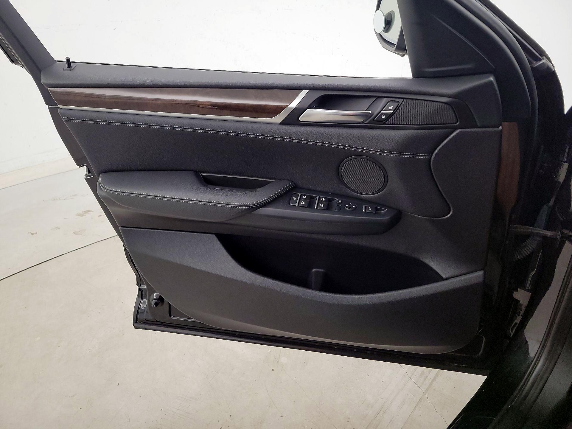 Thumbnail: 2016 BMW X4 - 12