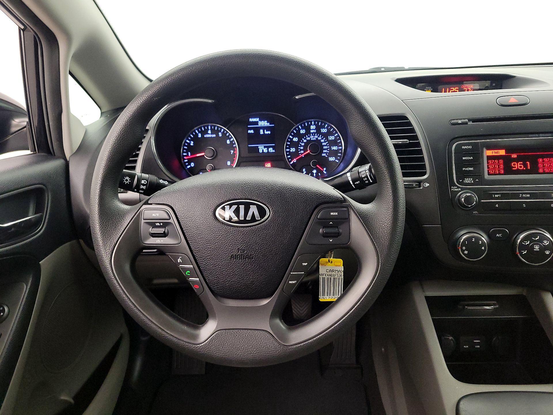 Thumbnail: 2015 Kia Forte - 10