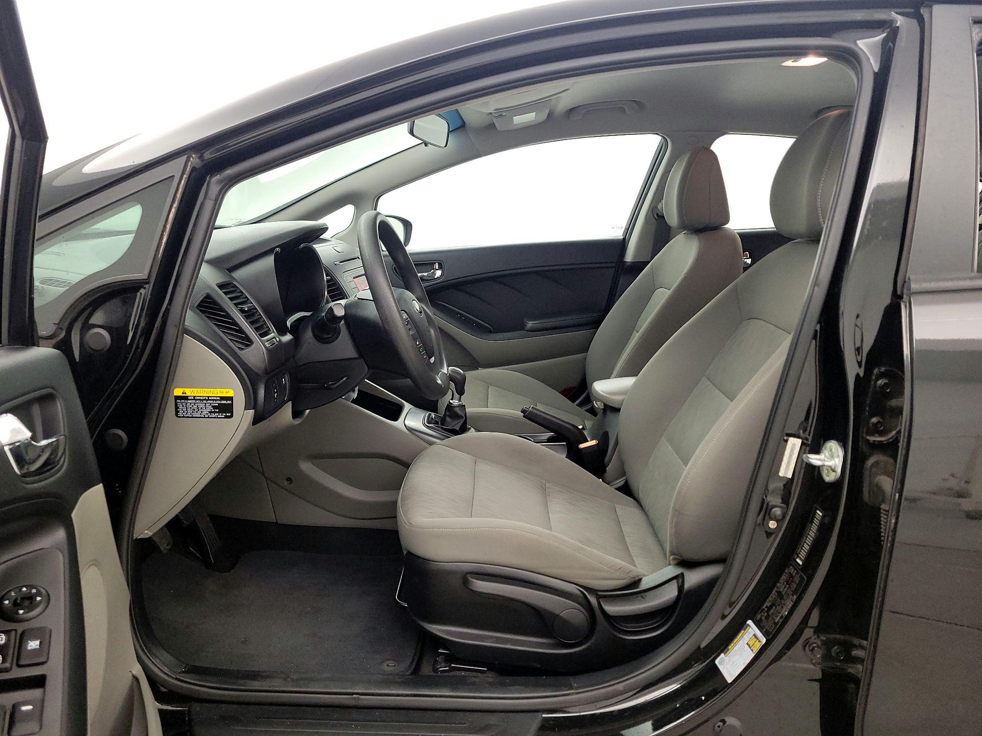 Thumbnail: 2015 Kia Forte - 11