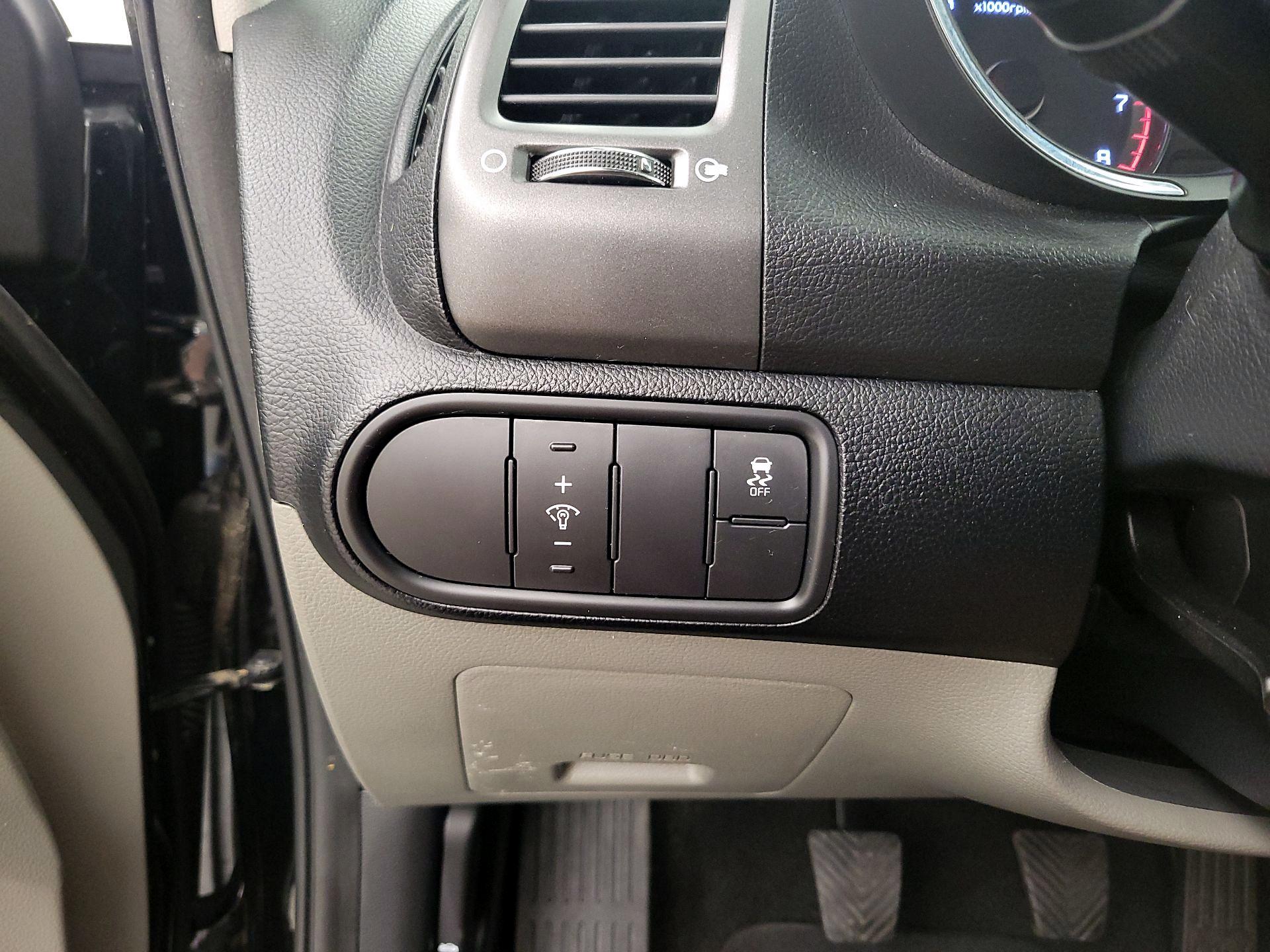Thumbnail: 2015 Kia Forte - 13