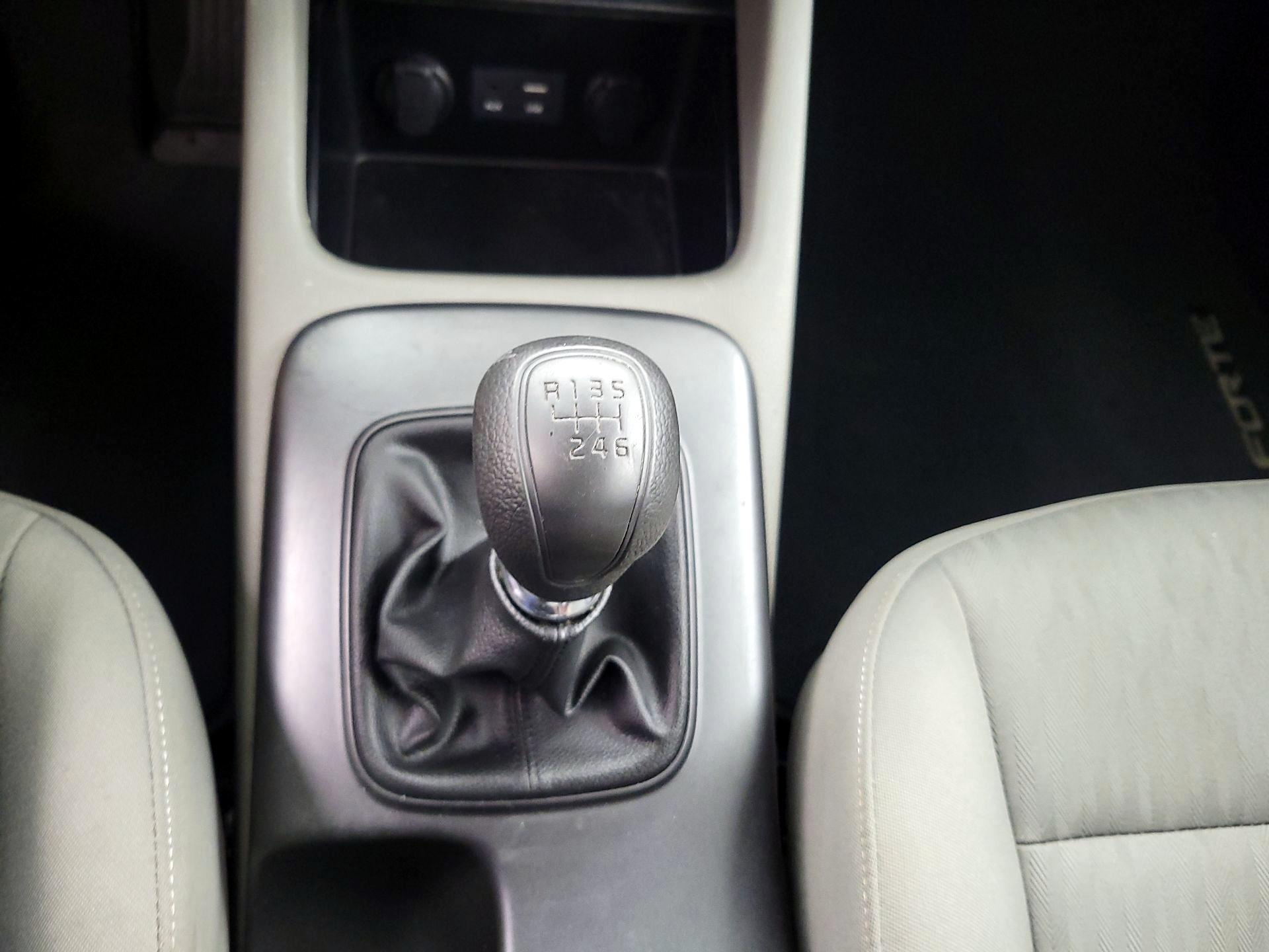 Thumbnail: 2015 Kia Forte - 16
