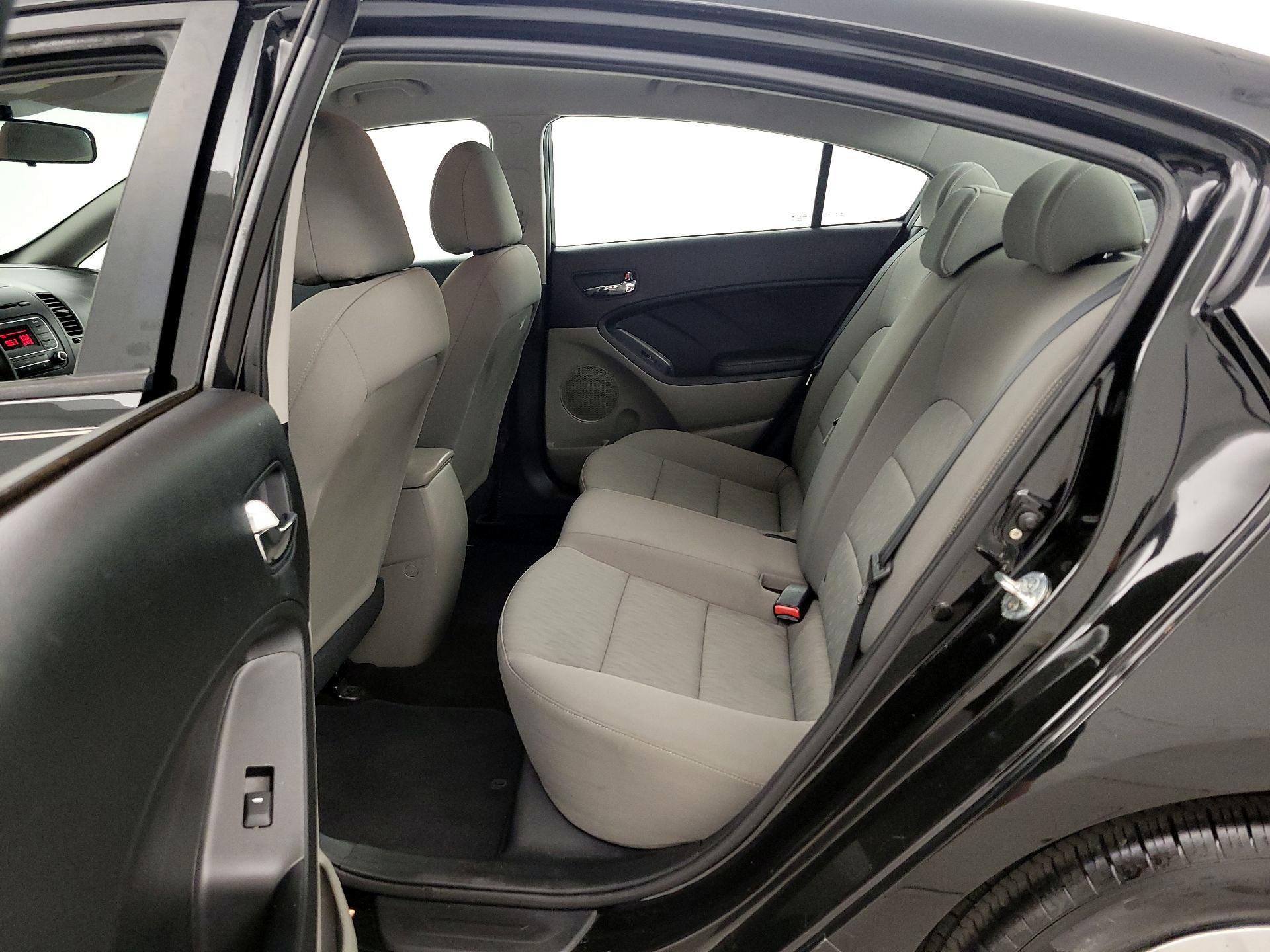 Thumbnail: 2015 Kia Forte - 18