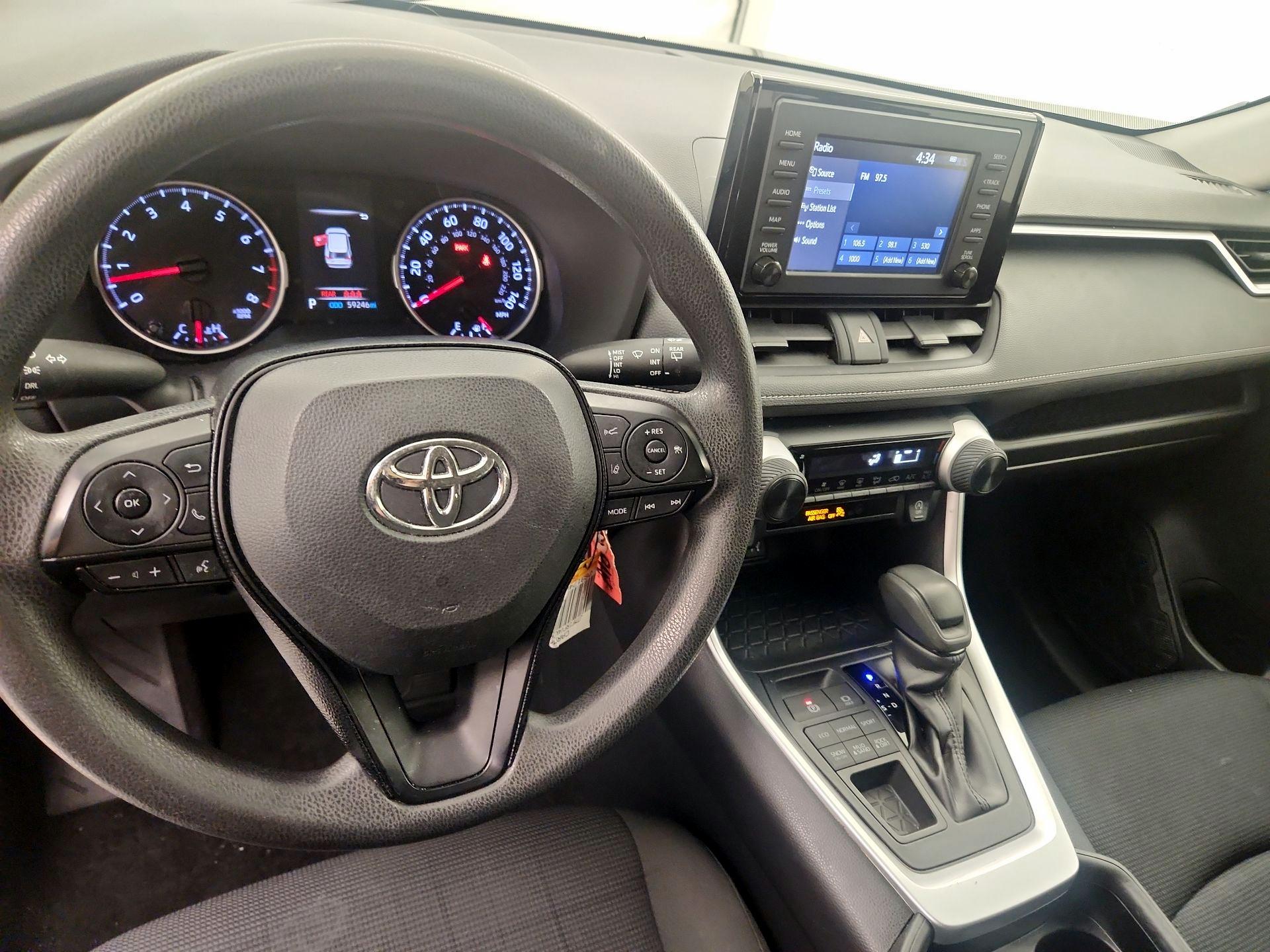 Thumbnail: 2019 Toyota RAV4 - 9
