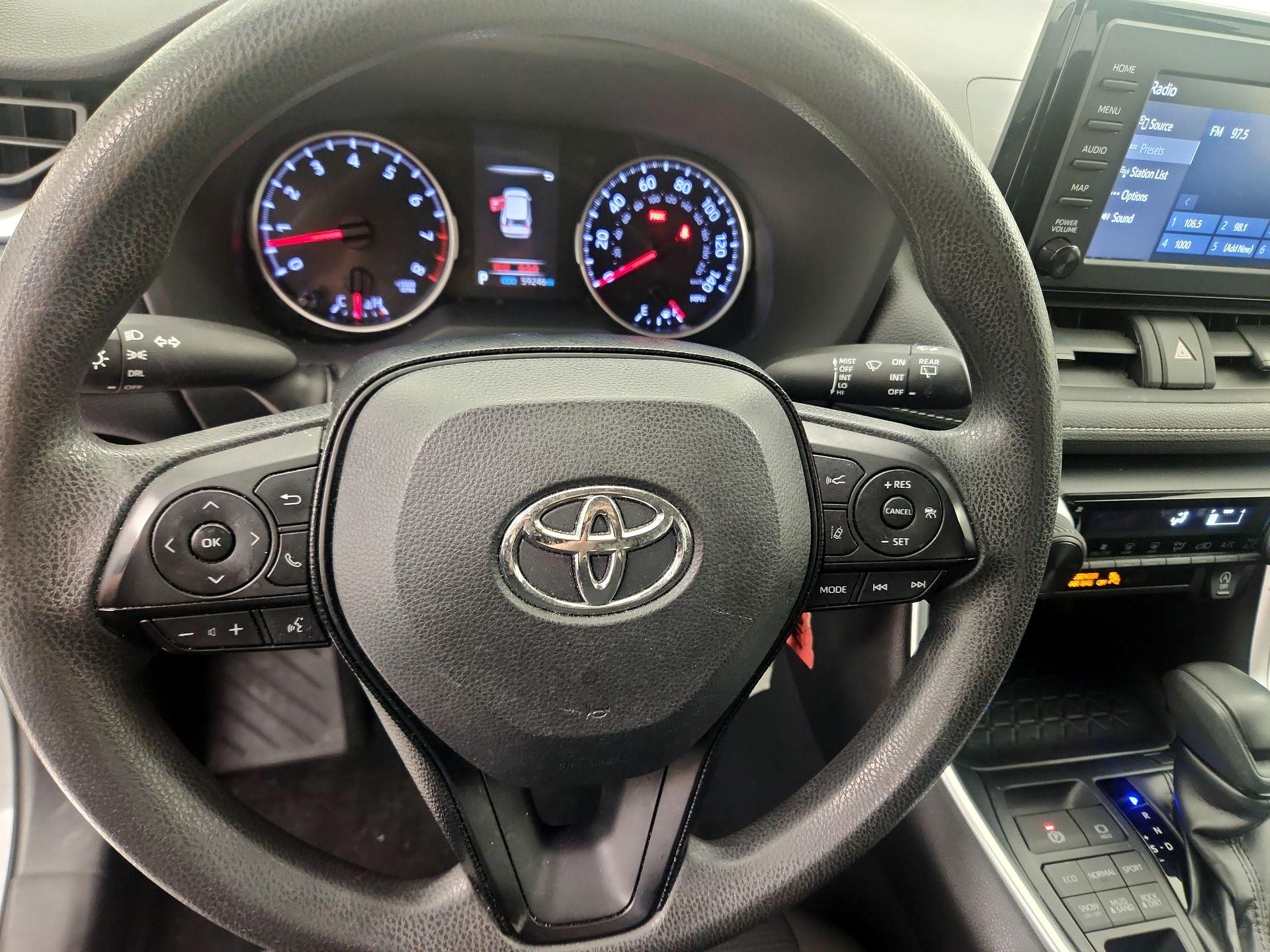 Thumbnail: 2019 Toyota RAV4 - 10