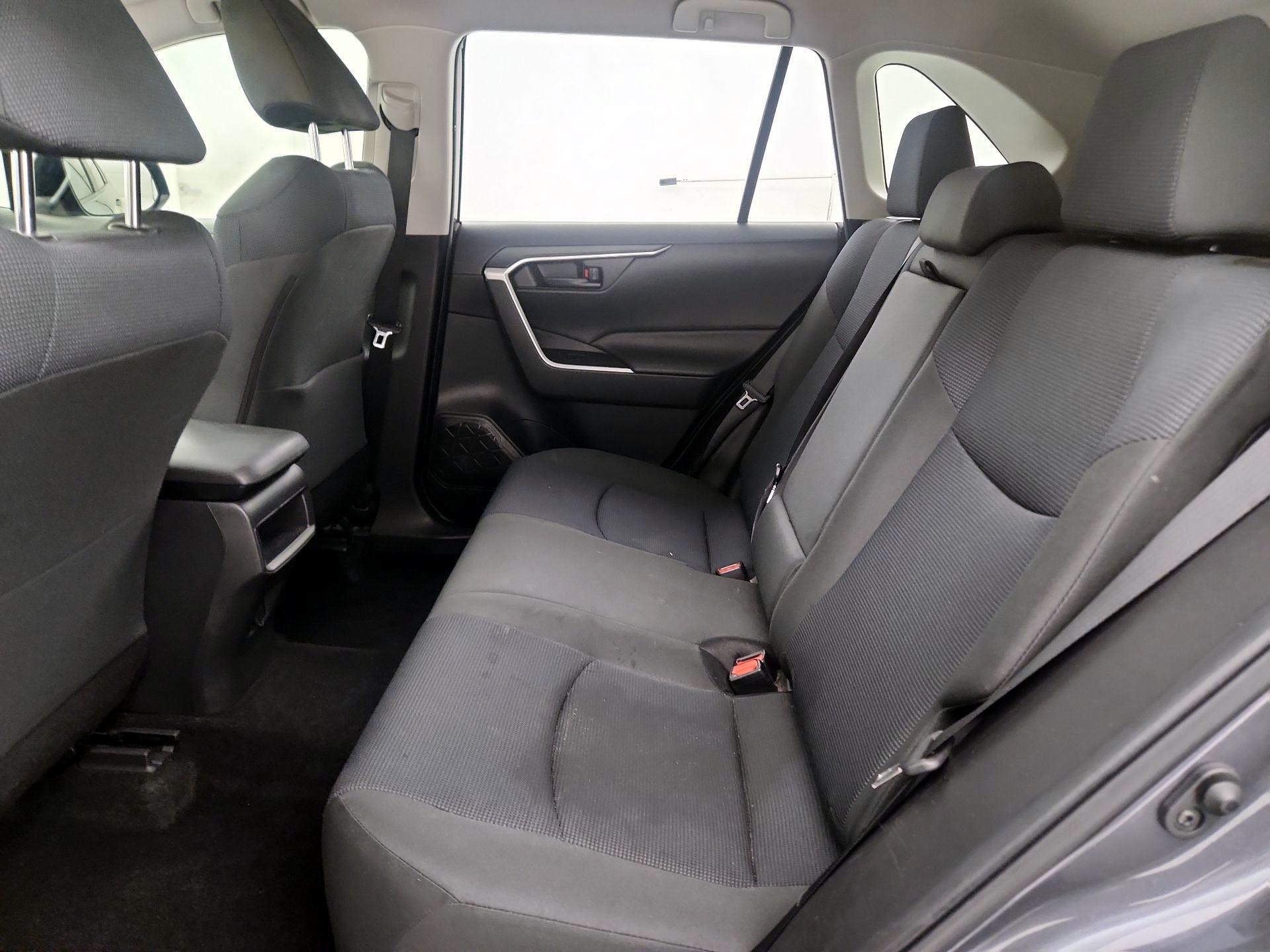 Thumbnail: 2019 Toyota RAV4 - 19