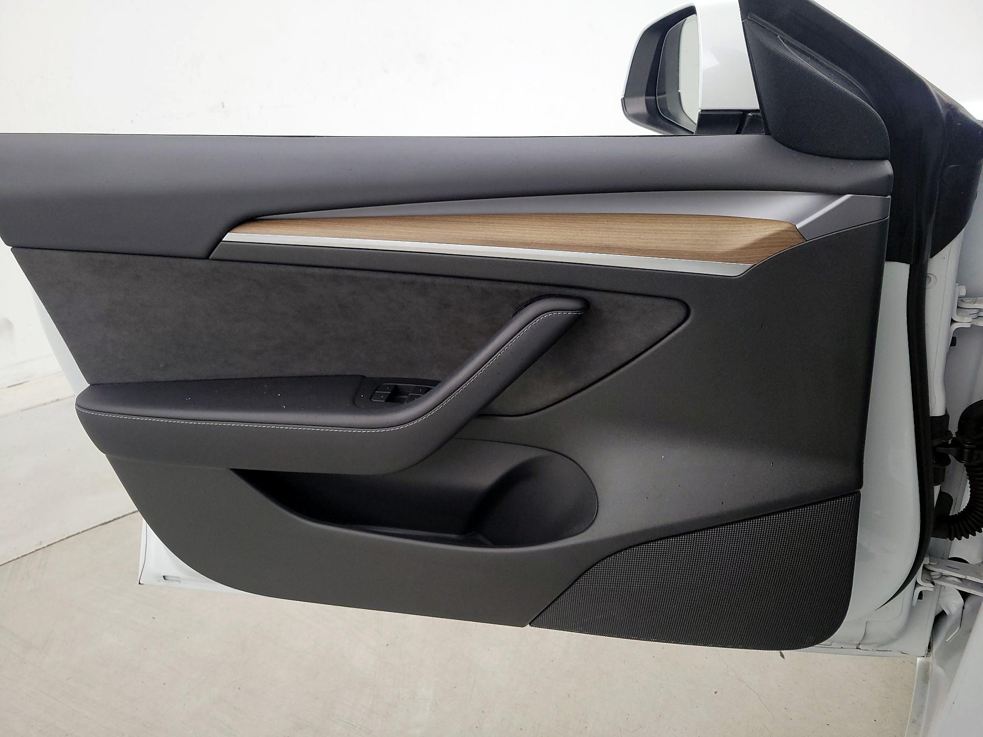 Thumbnail: 2023 Tesla Model 3 - 12