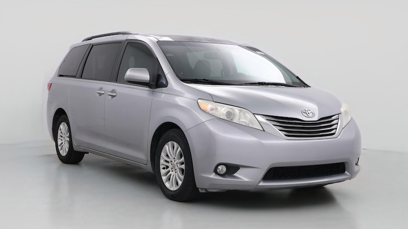 2015 Toyota Sienna XLE Hero Image