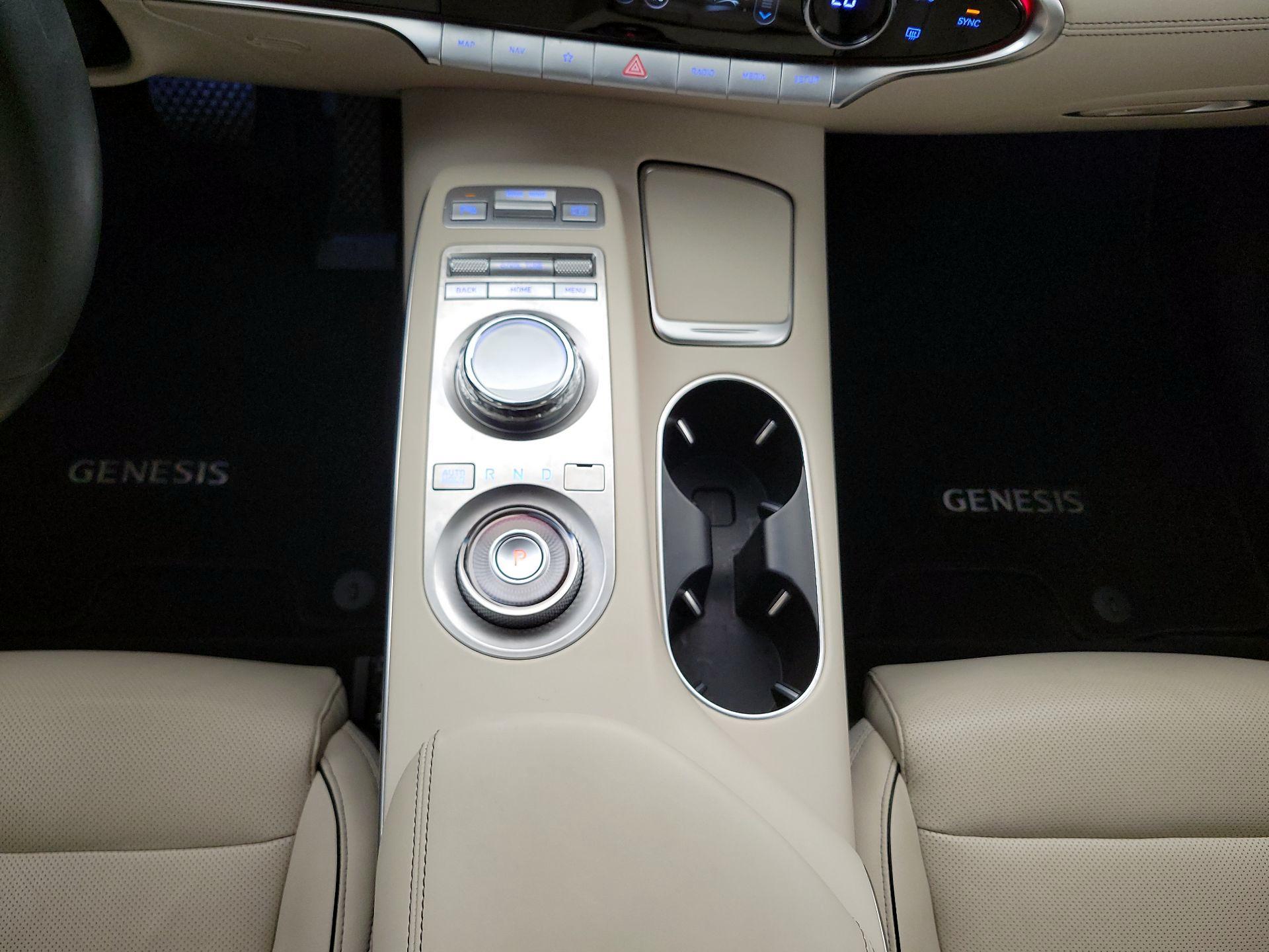 Thumbnail: 2022 Genesis GV70 - 17