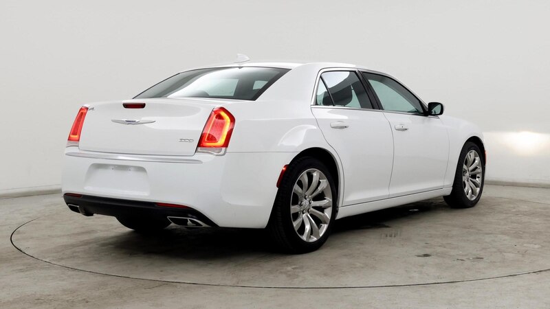 2020 Chrysler 300 Touring 8