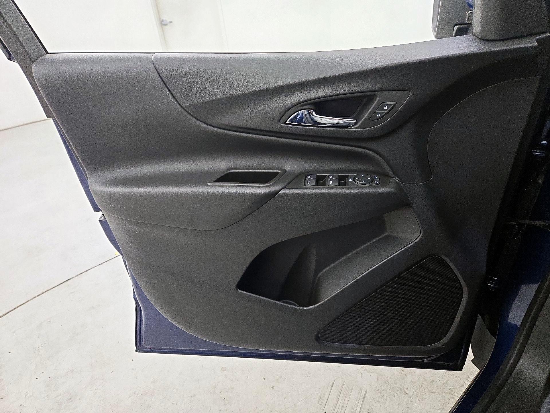 Thumbnail: 2022 Chevrolet Equinox - 12