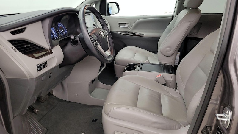 2016 Toyota Sienna XLE Premium 11