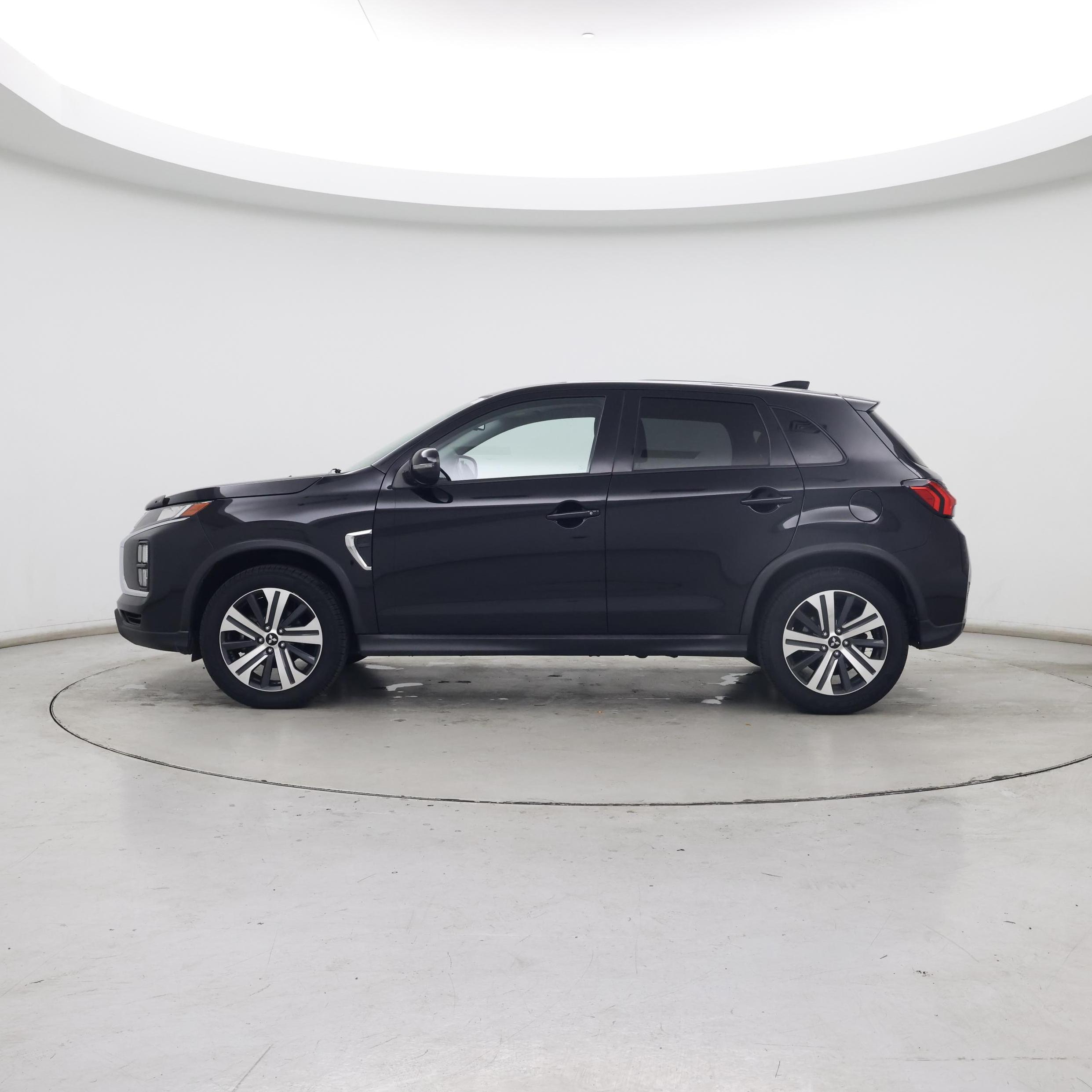 Thumbnail: 2021 Mitsubishi Outlander Sport - 3