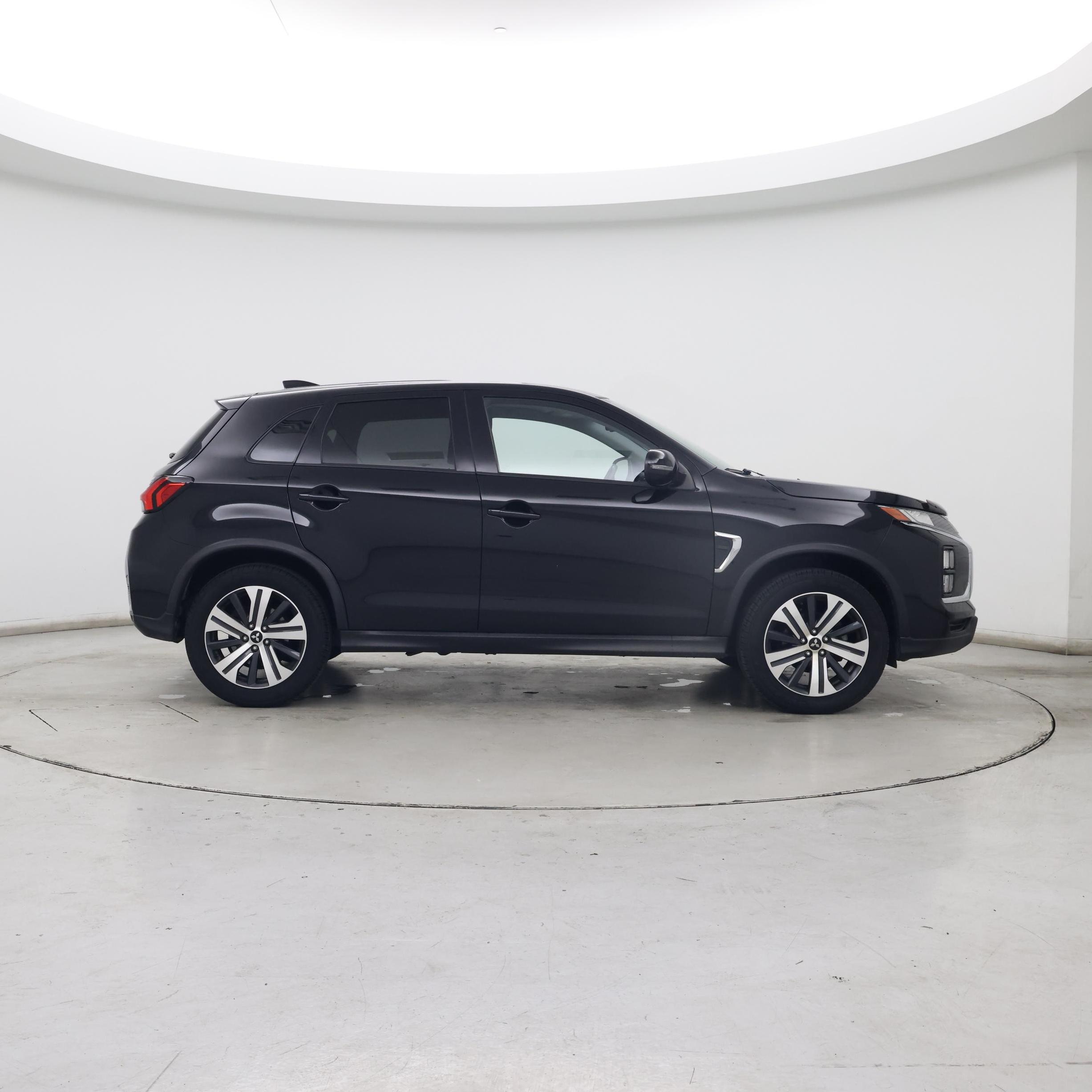 Thumbnail: 2021 Mitsubishi Outlander Sport - 7