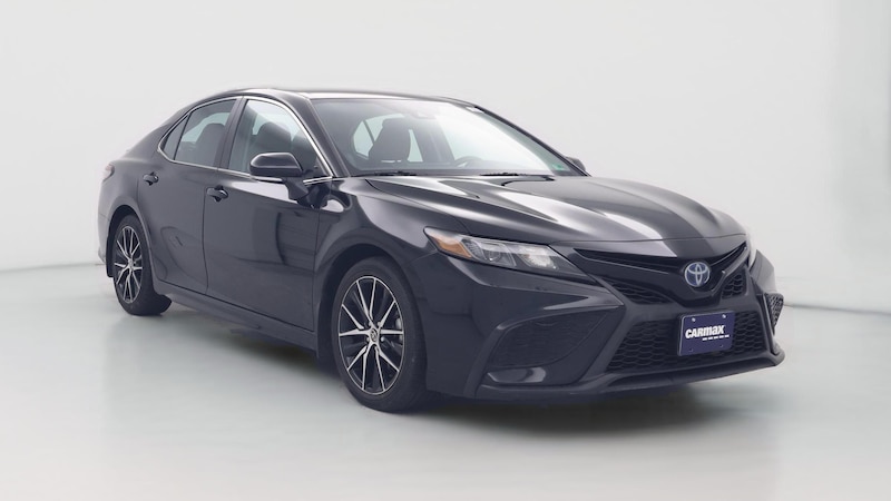 2022 Toyota Camry SE Hero Image