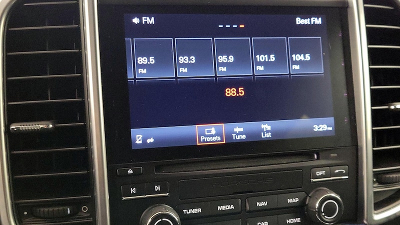 2017 Porsche Cayenne  16