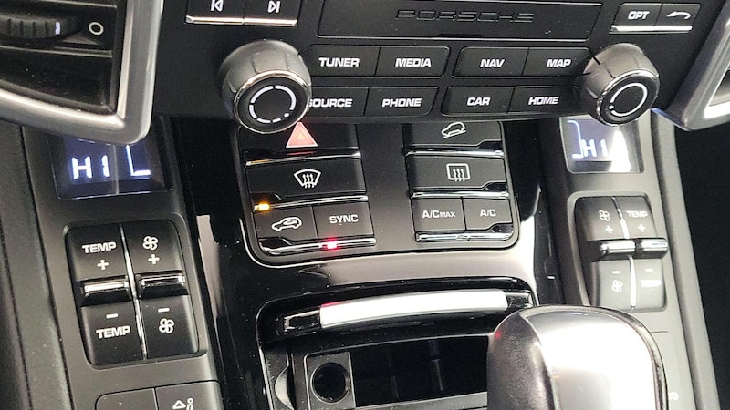 2017 Porsche Cayenne  17