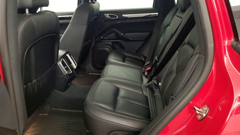 2017 Porsche Cayenne  21