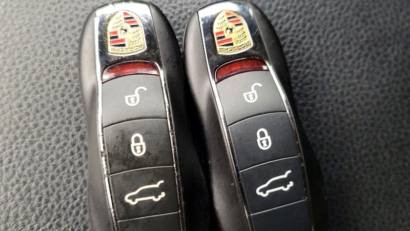 2017 Porsche Cayenne  24