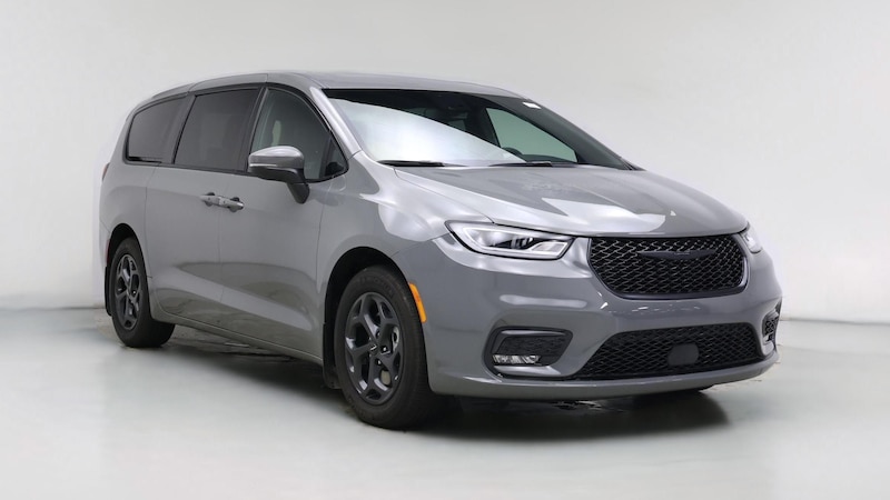 2023 Chrysler Pacifica Hybrid Touring L Hero Image