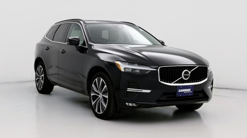 2022 Volvo XC60 B5 Momentum Hero Image