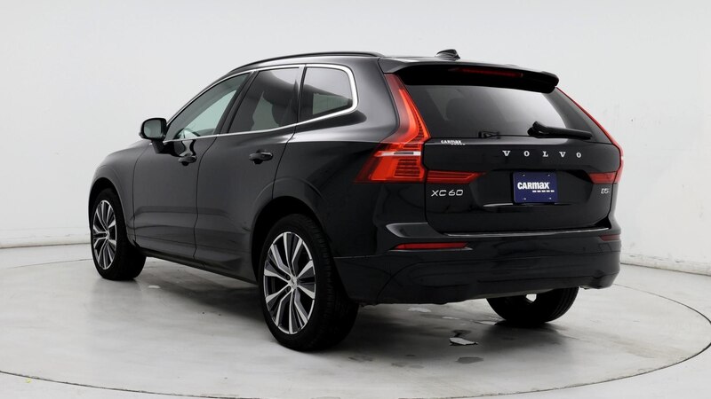 2022 Volvo XC60 B5 Momentum 2