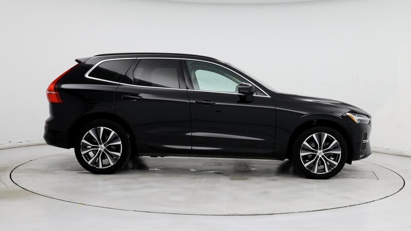 2022 Volvo XC60 B5 Momentum 7