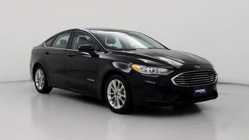 2019 Ford Fusion SE Hero Image