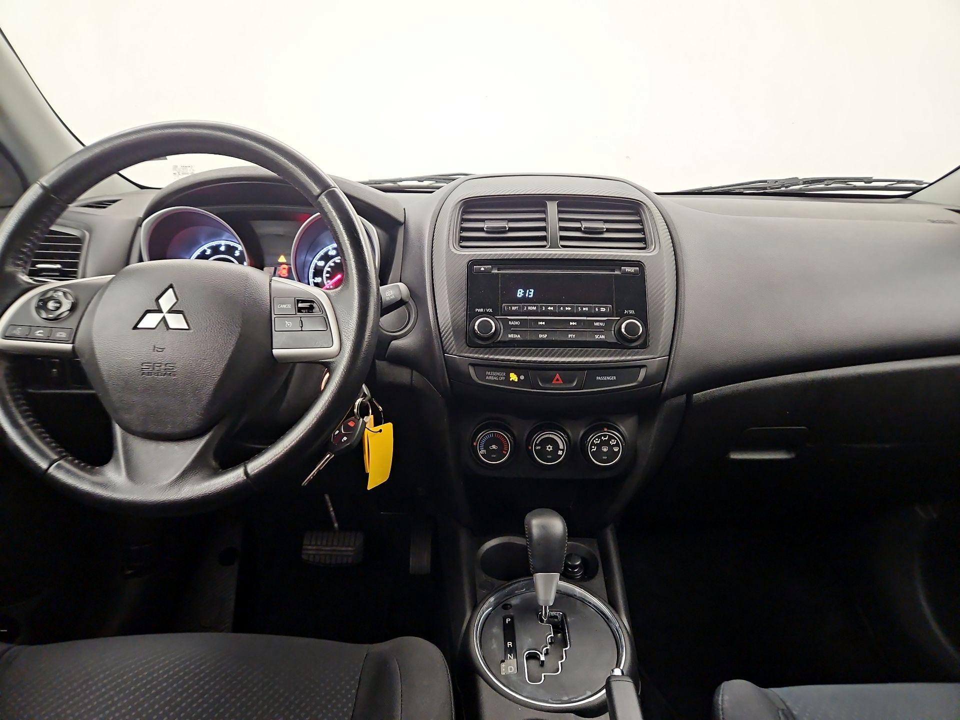 Thumbnail: 2015 Mitsubishi Outlander Sport - 9