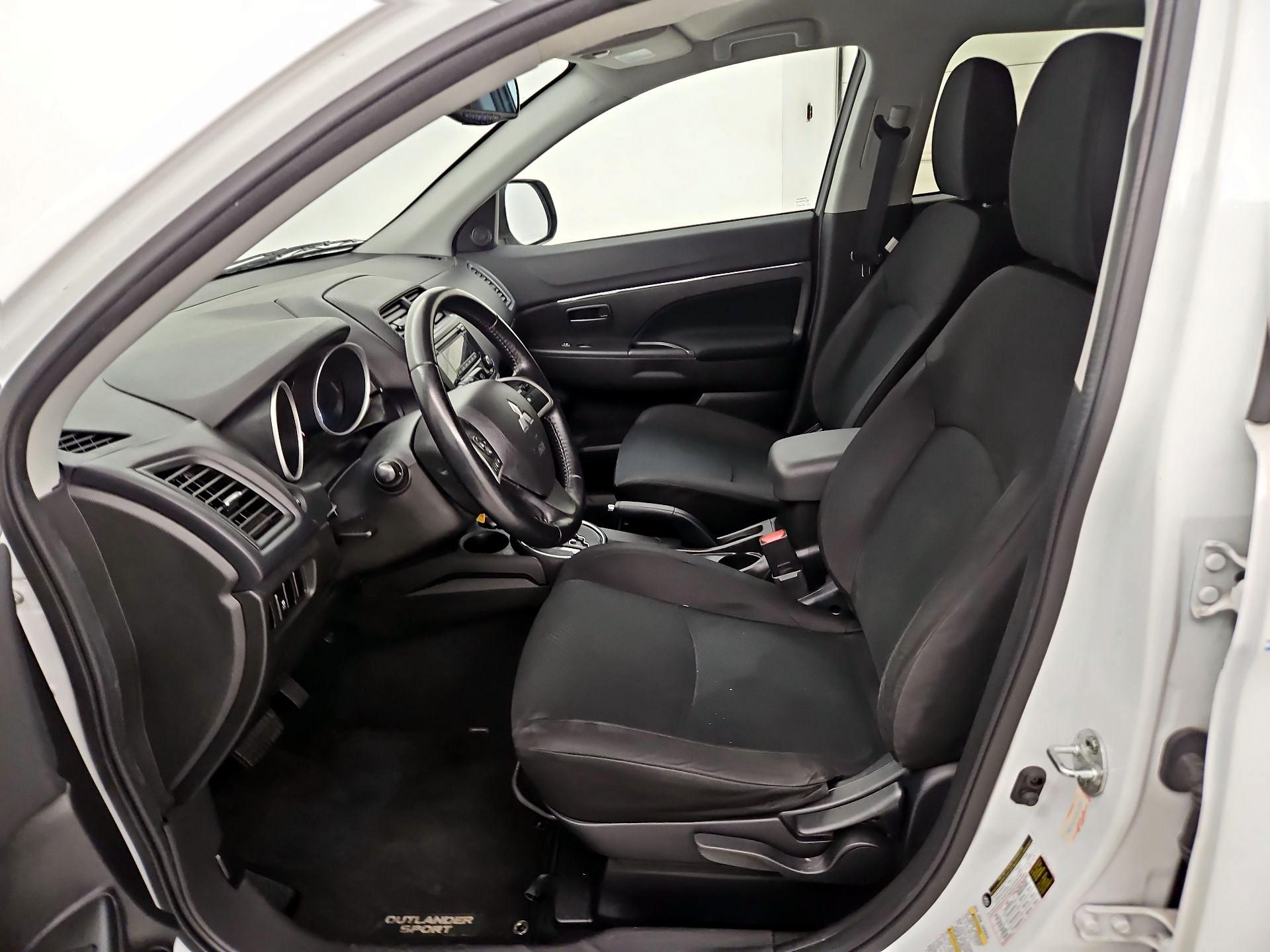 Thumbnail: 2015 Mitsubishi Outlander Sport - 11