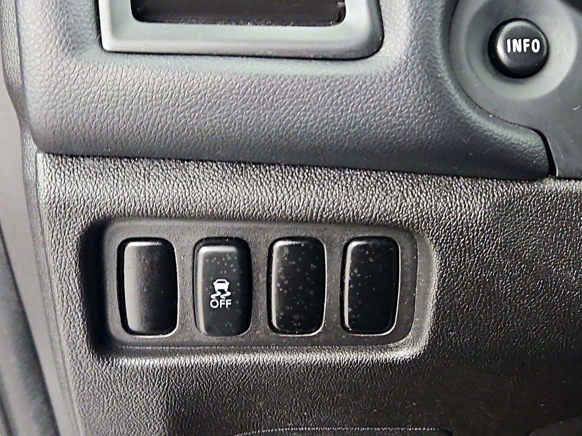 Thumbnail: 2015 Mitsubishi Outlander Sport - 13